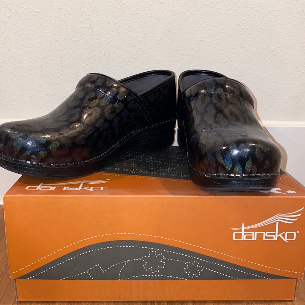 Nursing shoes